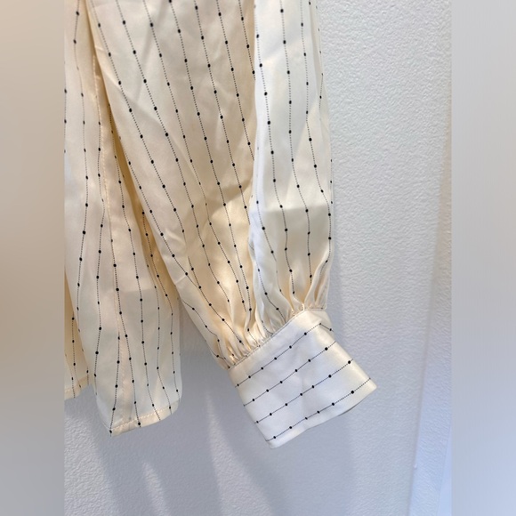 Club Monaco Cream Micro Dot Long Sleeve Mock Neck Twisted Drape Blouse Size L - Picture 5 of 7